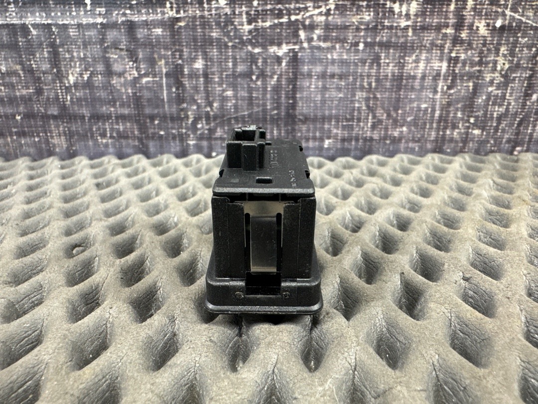 Кнопка стеклоподъемника, 210 рублей, Красноярск