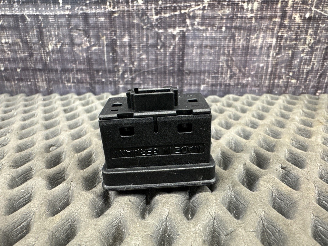 Кнопка стеклоподъемника, 210 рублей, Красноярск