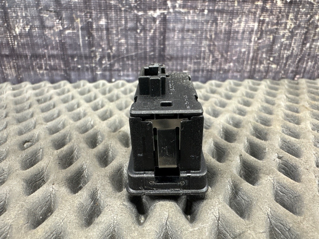 Кнопка стеклоподъемника, 210 рублей, Красноярск