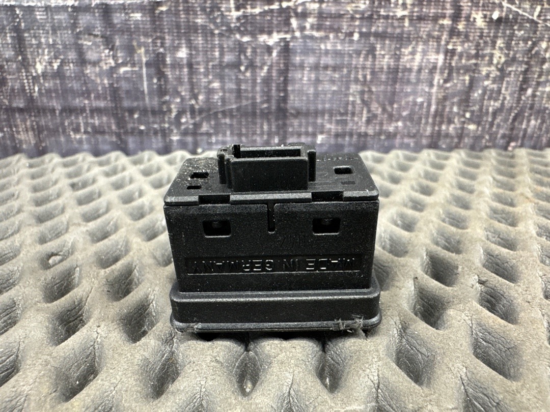 Кнопка стеклоподъемника, 210 рублей, Красноярск