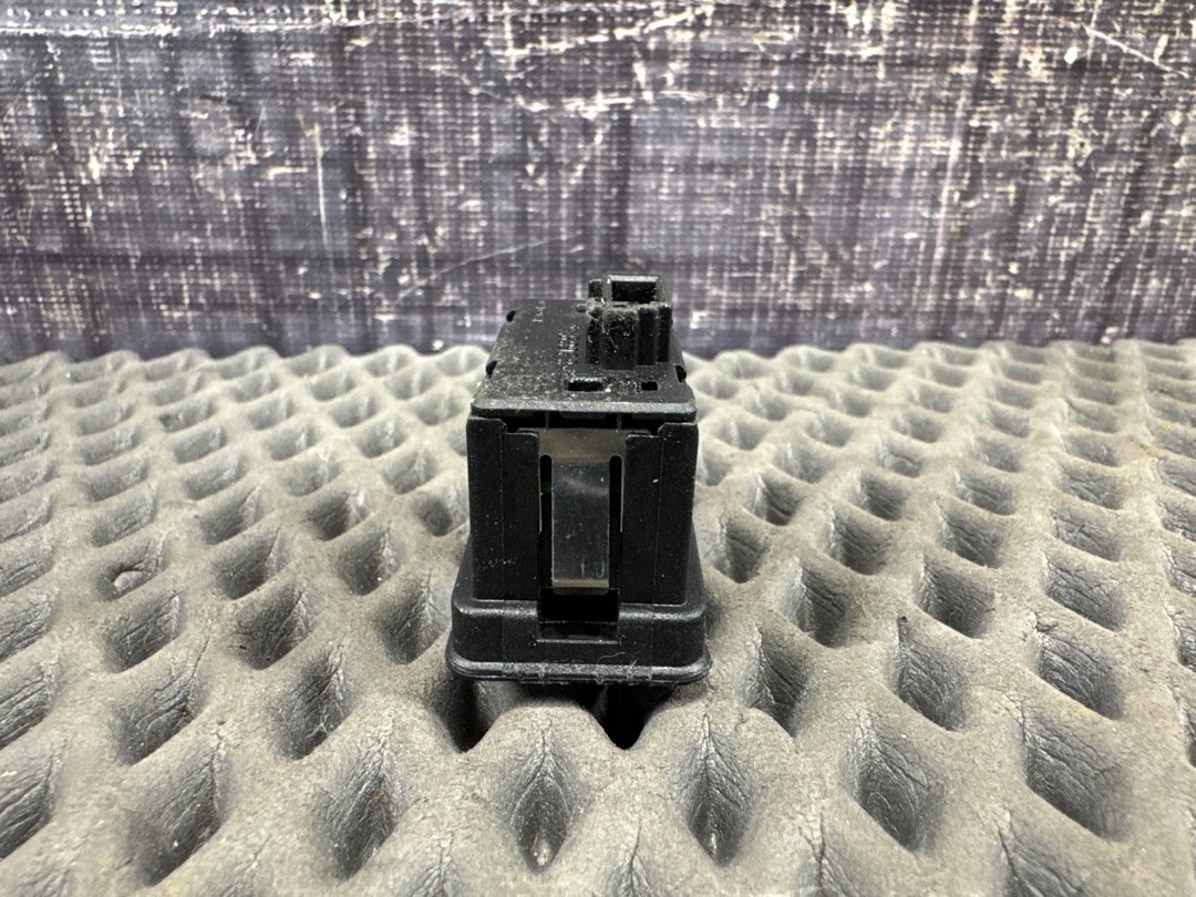 Кнопка стеклоподъемника, 210 рублей, Красноярск