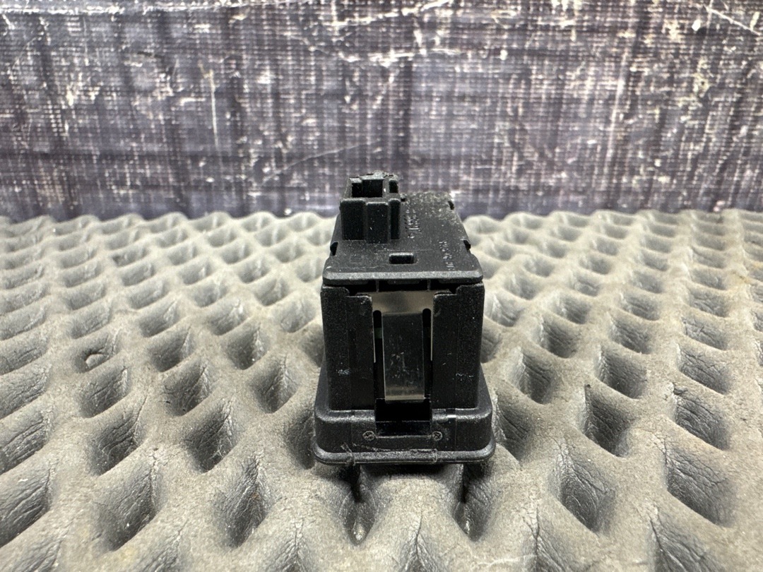 Кнопка стеклоподъемника, 210 рублей, Красноярск