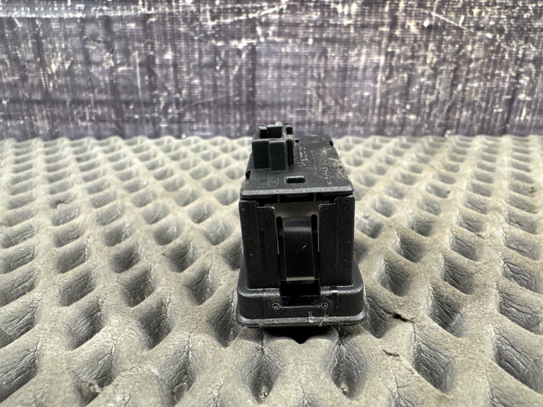 Кнопка стеклоподъемника, 210 рублей, Красноярск