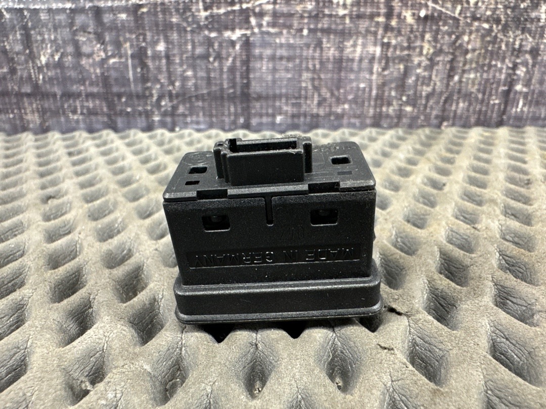 Кнопка стеклоподъемника, 210 рублей, Красноярск