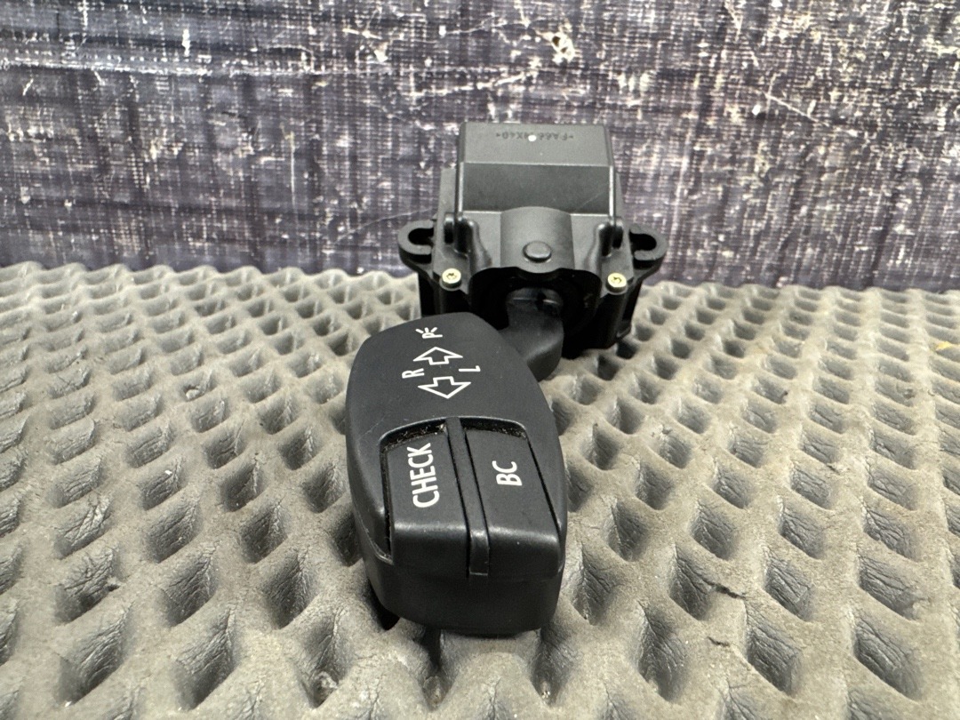 Подрулевой переключатель, 300 рублей, Красноярск