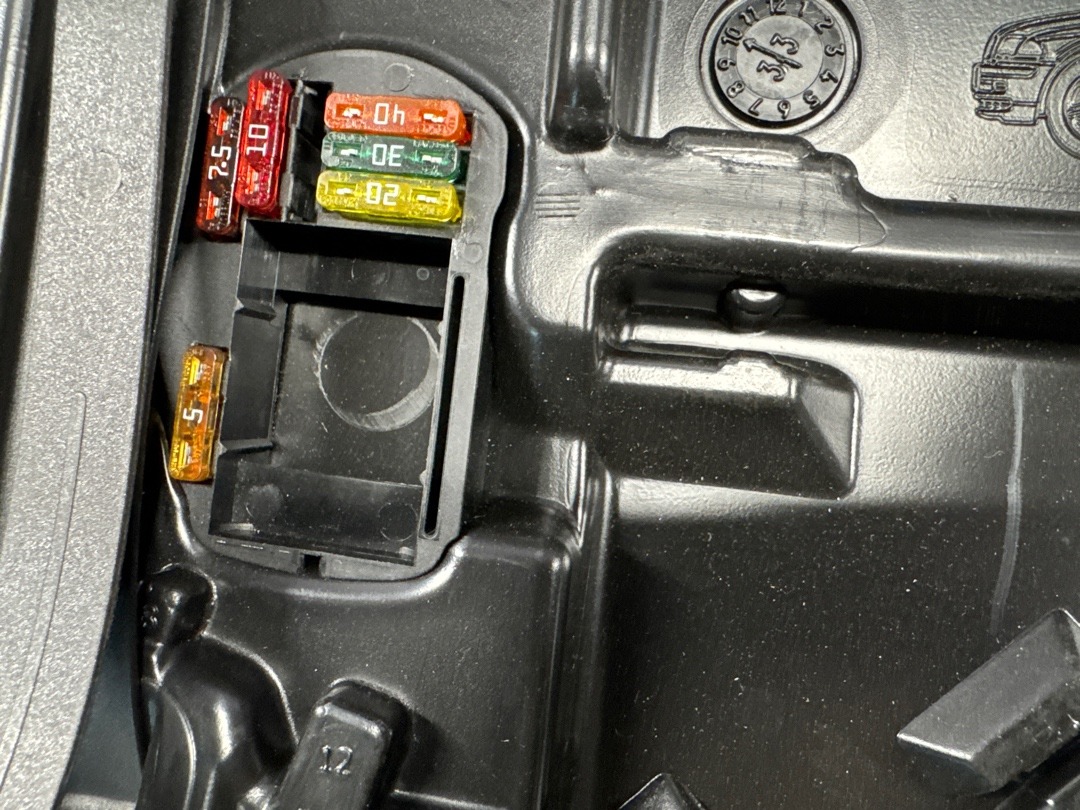 Обшивка крышки багажника, 900 рублей, Красноярск