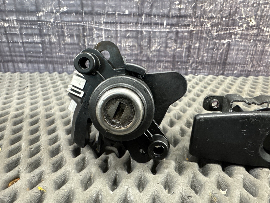 Комплект замков с ключом, 3000 рублей, Красноярск