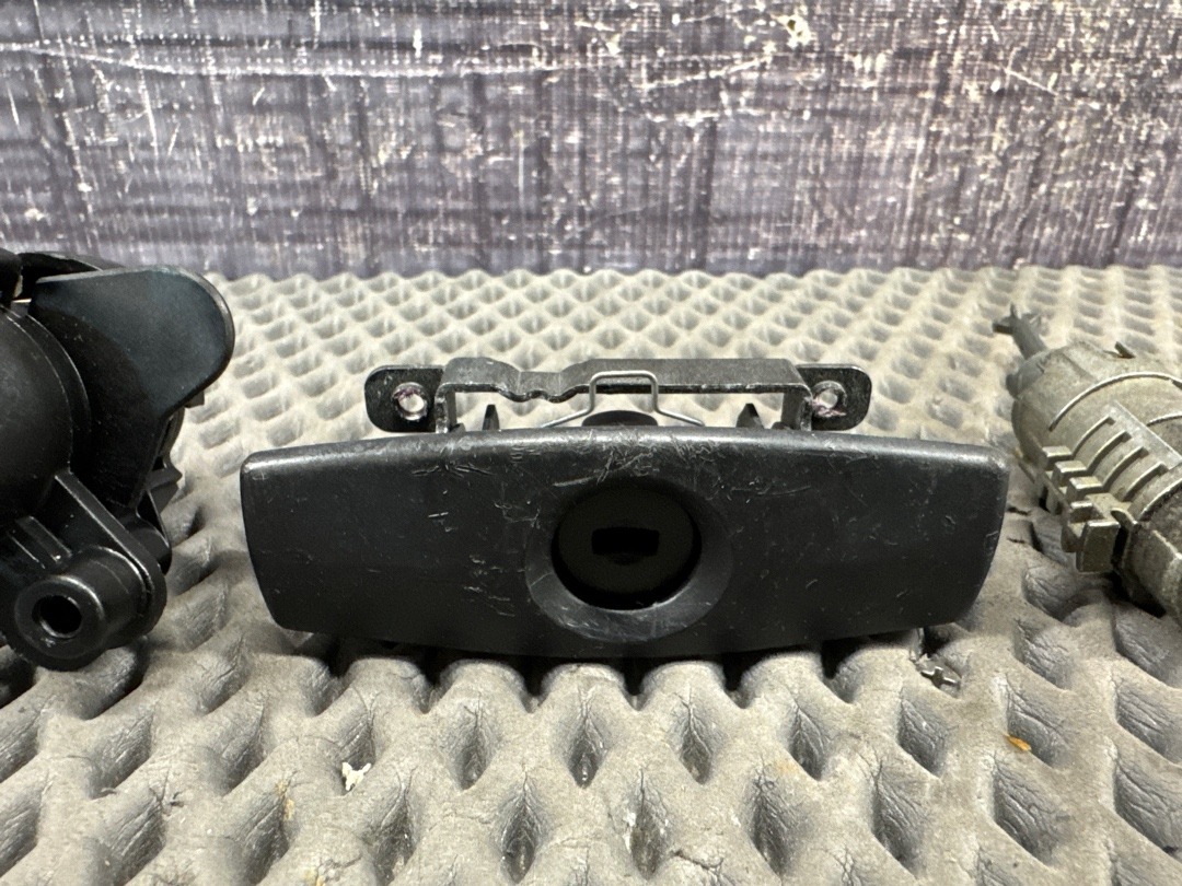 Комплект замков с ключом, 3000 рублей, Красноярск