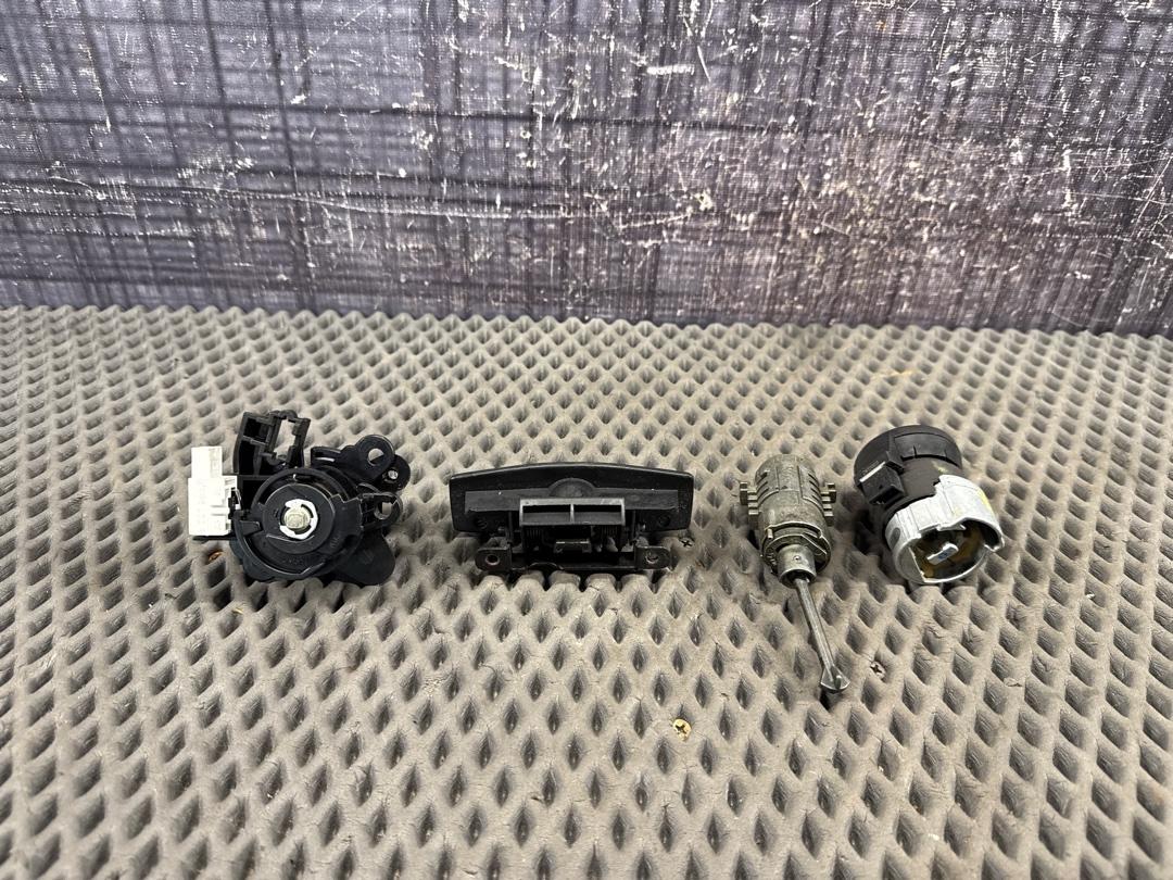 Комплект замков с ключом, 3000 рублей, Красноярск