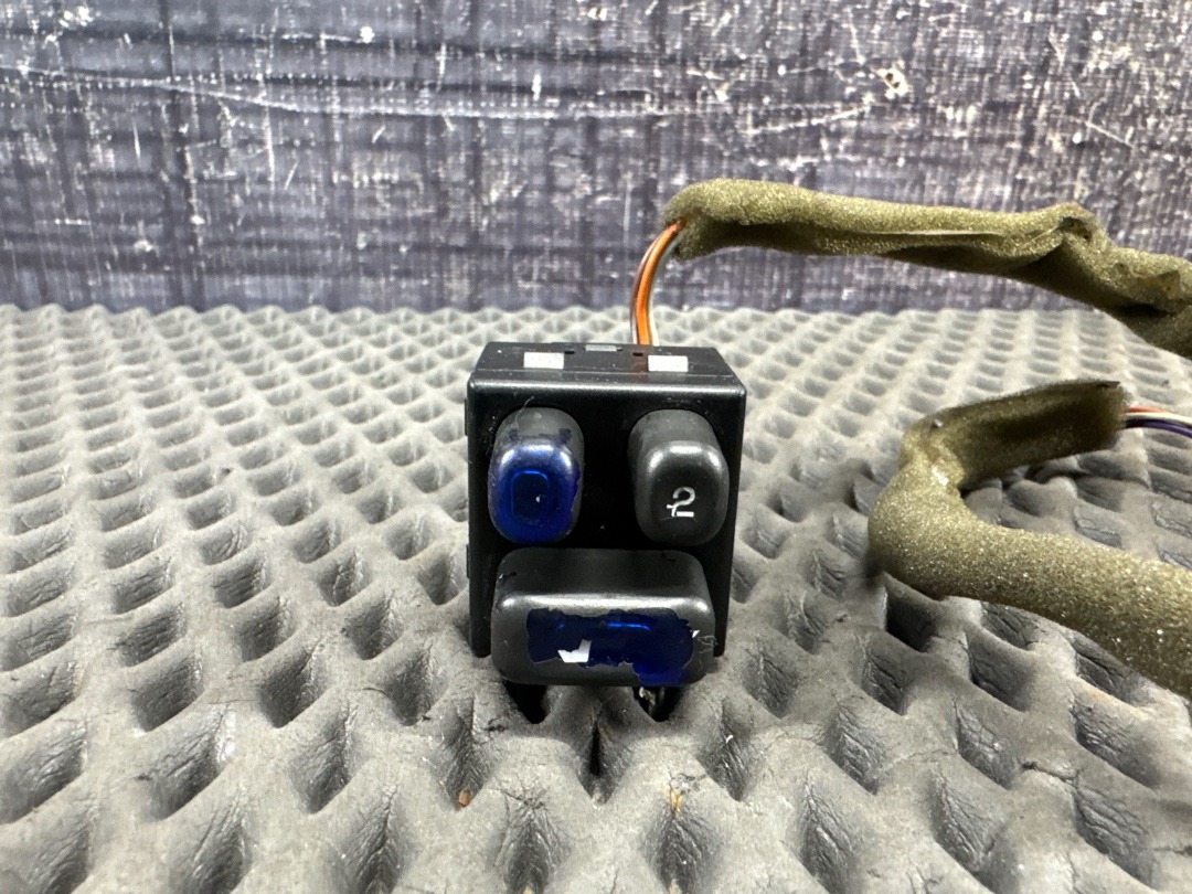 Кнопка памяти сиденья, 350 рублей, Красноярск