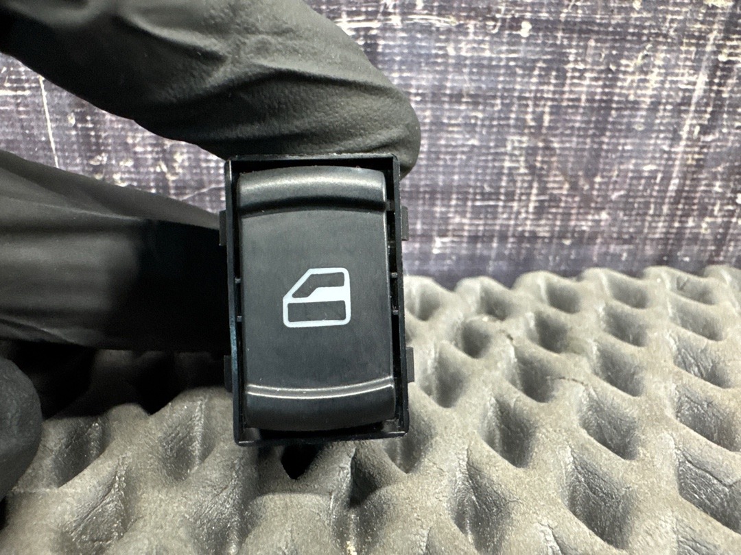 Кнопка стеклоподъемника, 250 рублей, Красноярск