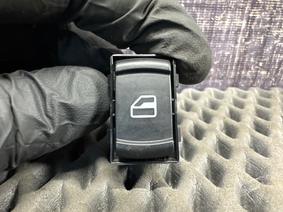 Кнопка стеклоподъемника, 250 рублей, Красноярск