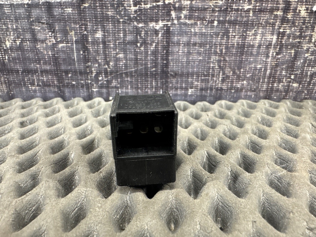 Кнопка стеклоподъемника, 250 рублей, Красноярск