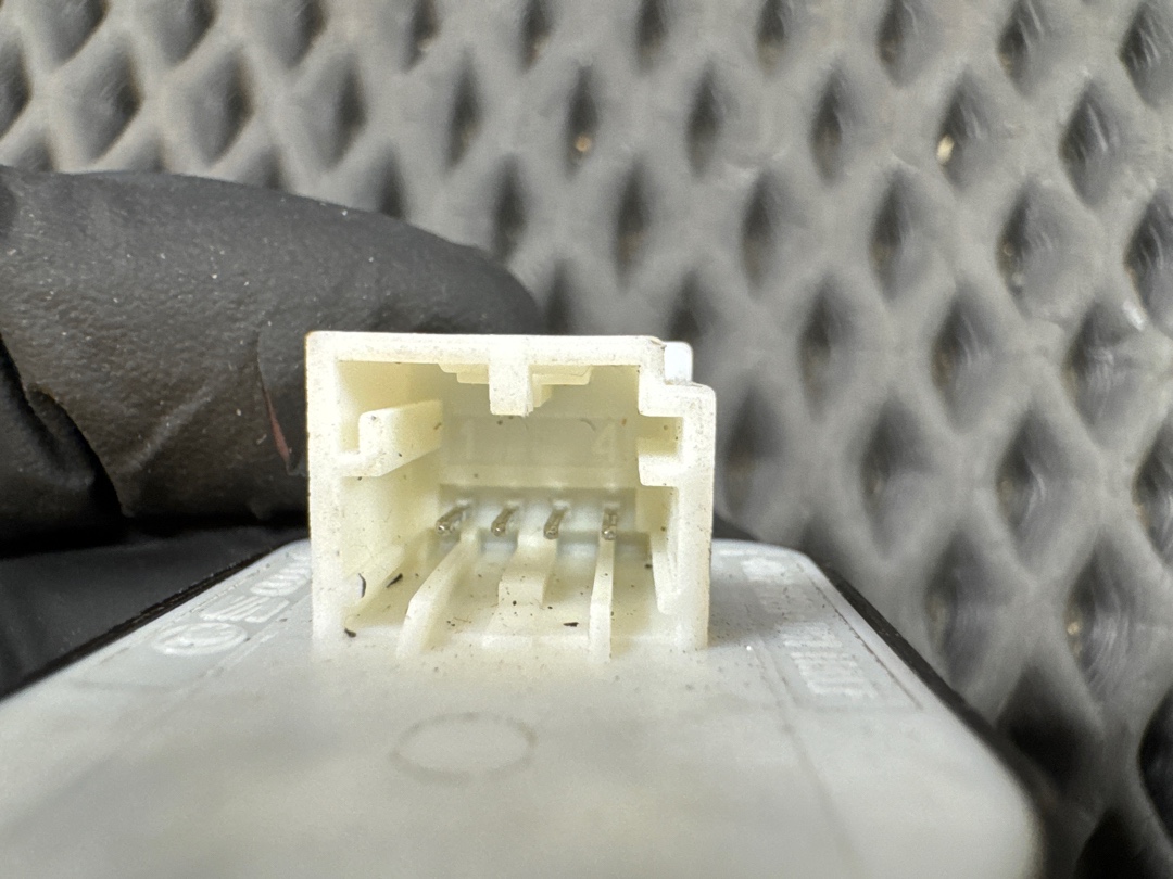 Кнопка регулировки зеркал, 1000 рублей, Красноярск