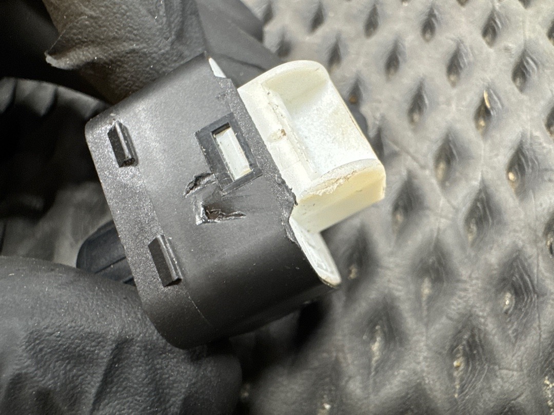 Кнопка регулировки зеркал, 1000 рублей, Красноярск