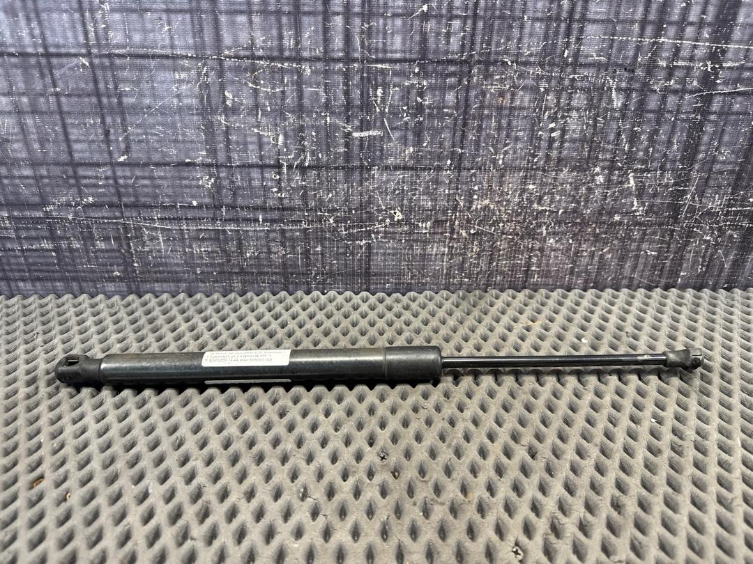 Амортизатор багажника, 350 рублей, Красноярск