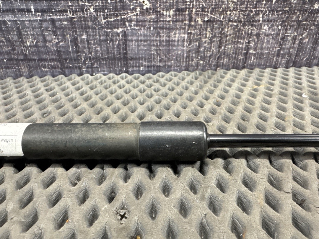 Амортизатор багажника, 350 рублей, Красноярск