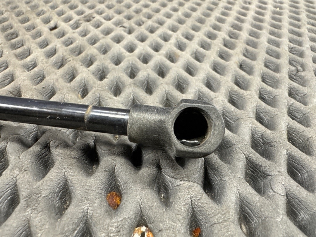 Амортизатор багажника, 350 рублей, Красноярск