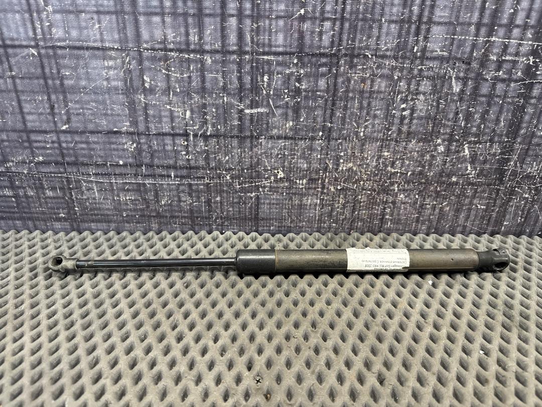 Амортизатор багажника, 350 рублей, Красноярск