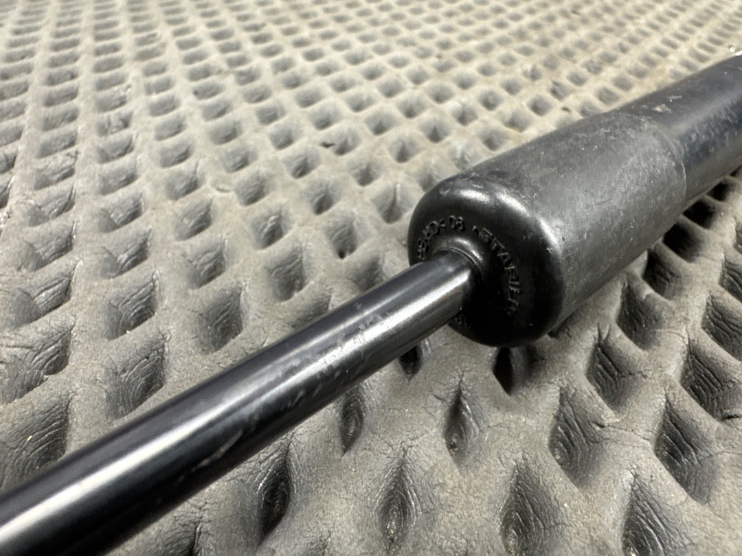 Амортизатор багажника, 350 рублей, Красноярск