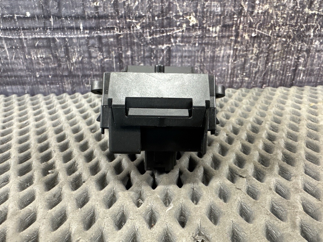 Подрулевой переключатель, 210 рублей, Красноярск