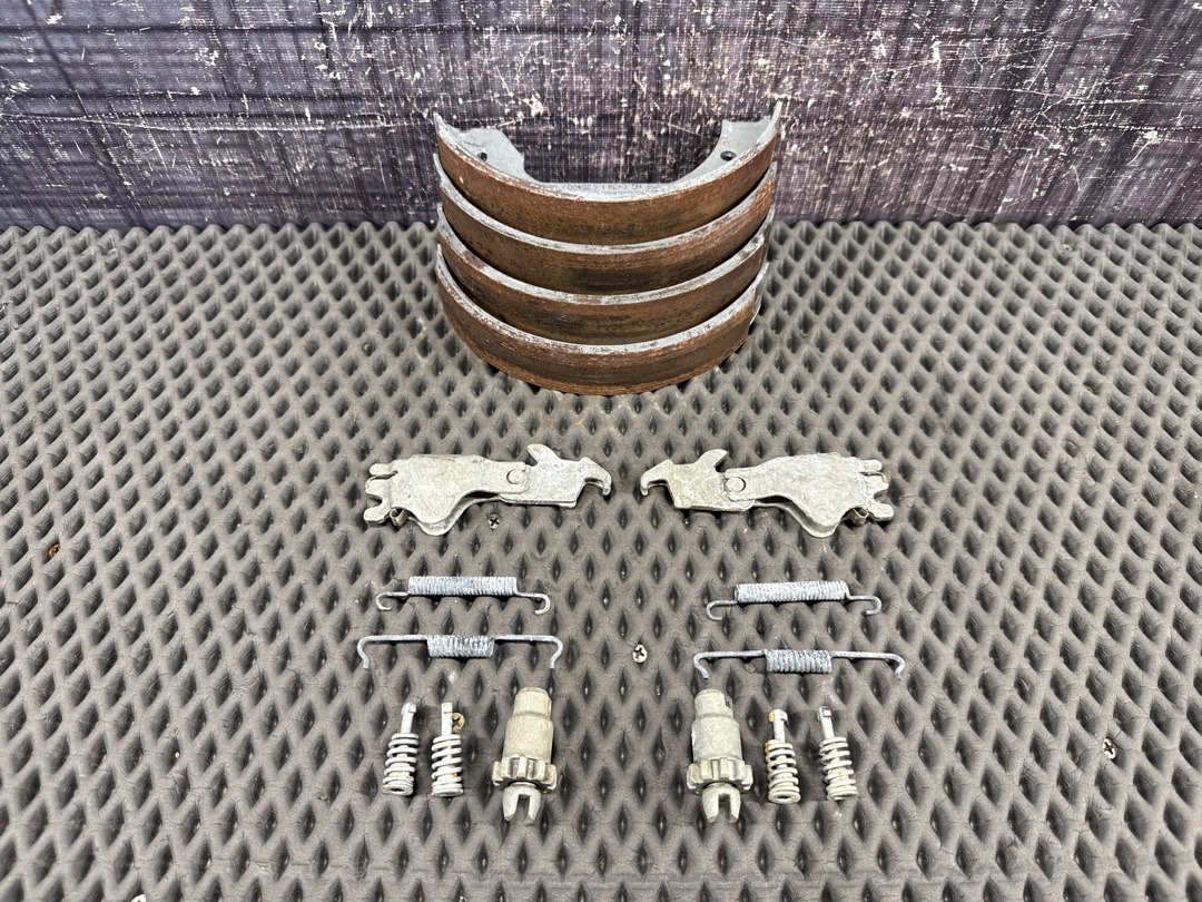 Комплект колодок ручного тормоза, 3630 рублей, Красноярск