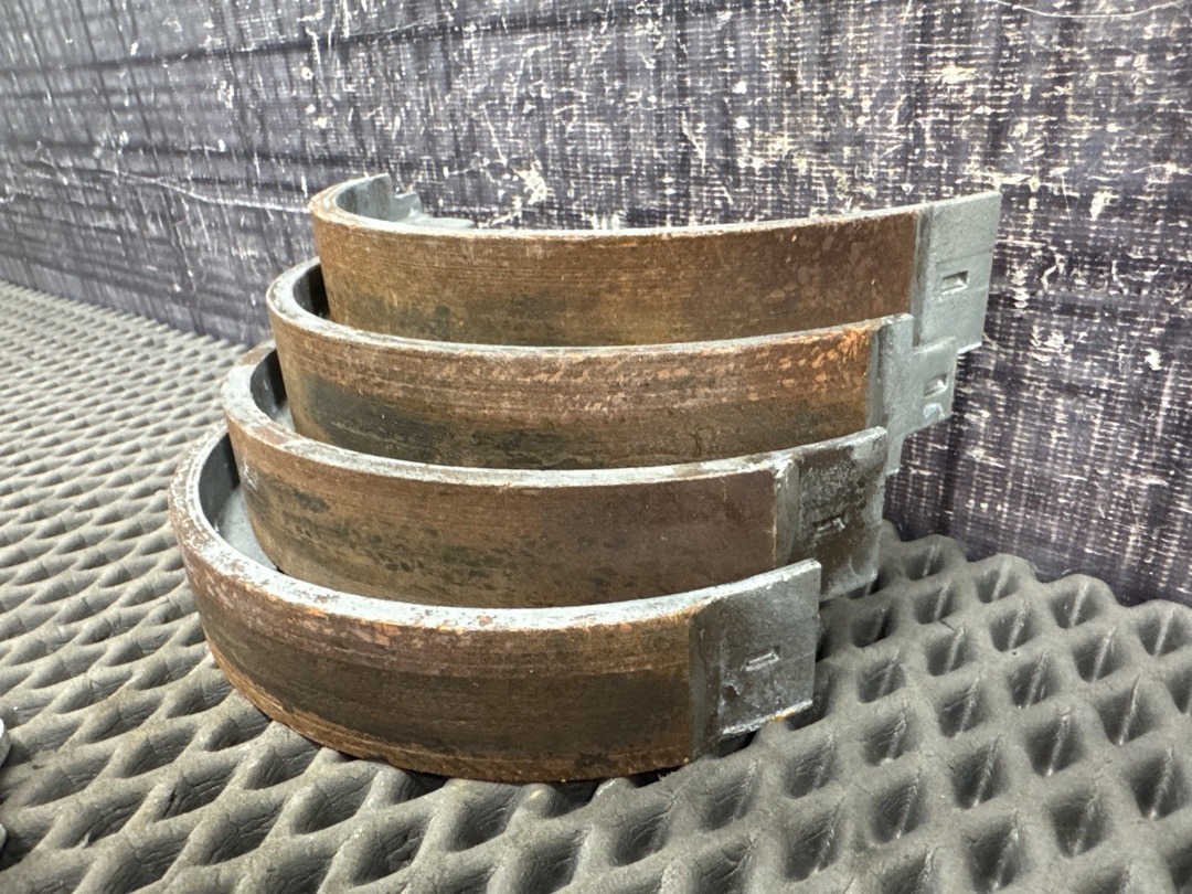 Комплект колодок ручного тормоза, 3630 рублей, Красноярск