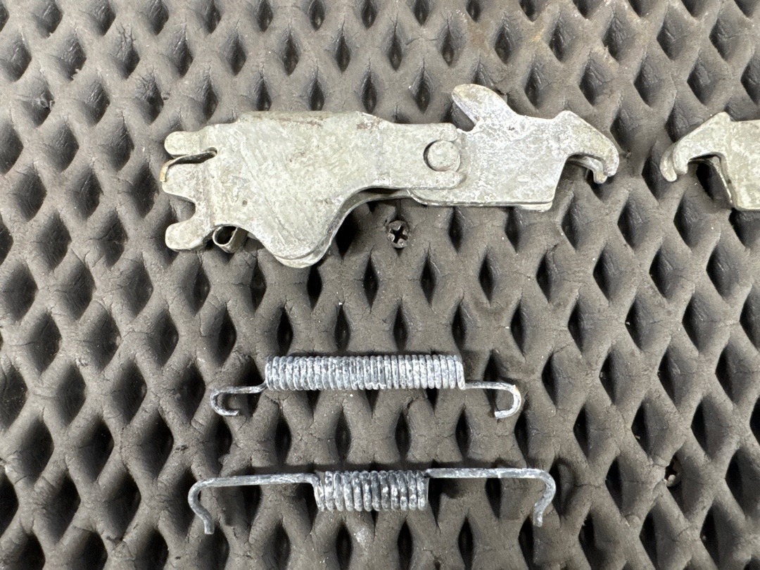 Комплект колодок ручного тормоза, 3630 рублей, Красноярск