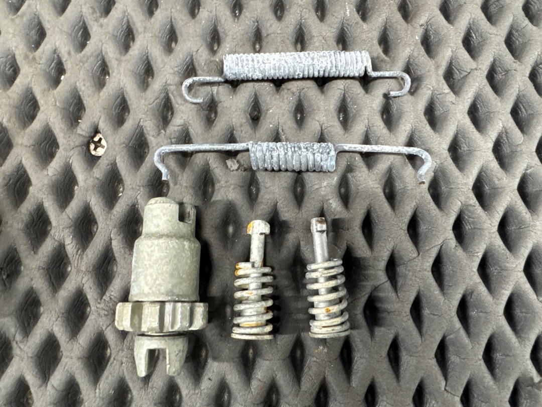 Комплект колодок ручного тормоза, 3630 рублей, Красноярск