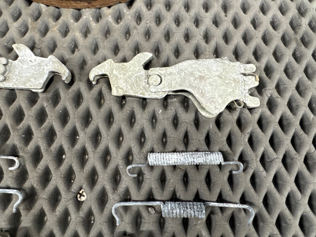 Комплект колодок ручного тормоза, 3630 рублей, Красноярск