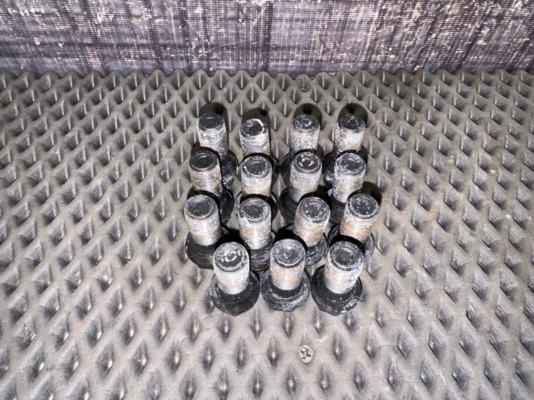 Комплект колесных болтов, 3640 рублей, Красноярск