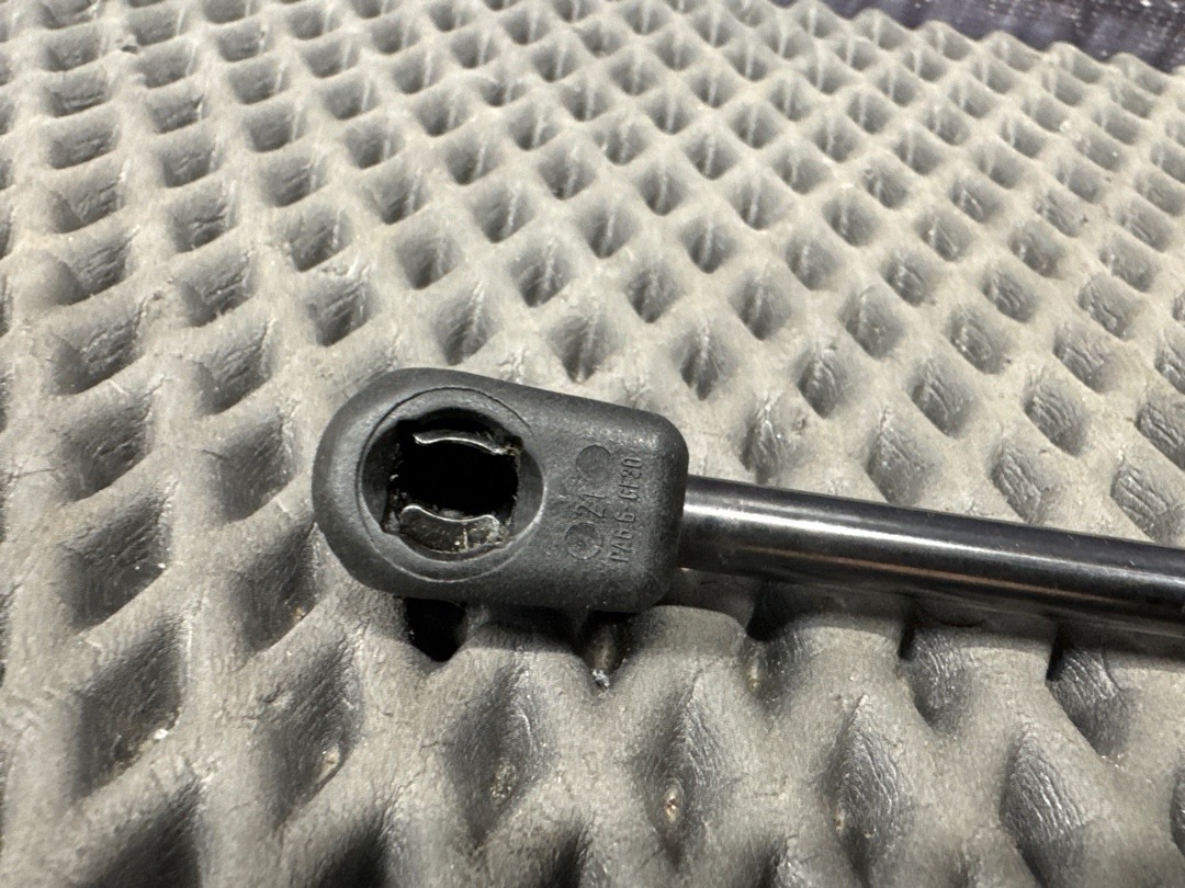 Амортизатор багажника, 350 рублей, Красноярск