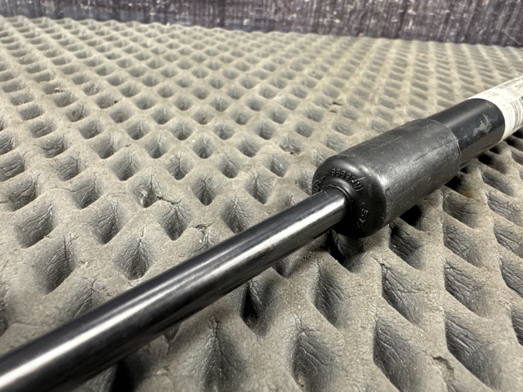 Амортизатор багажника, 350 рублей, Красноярск