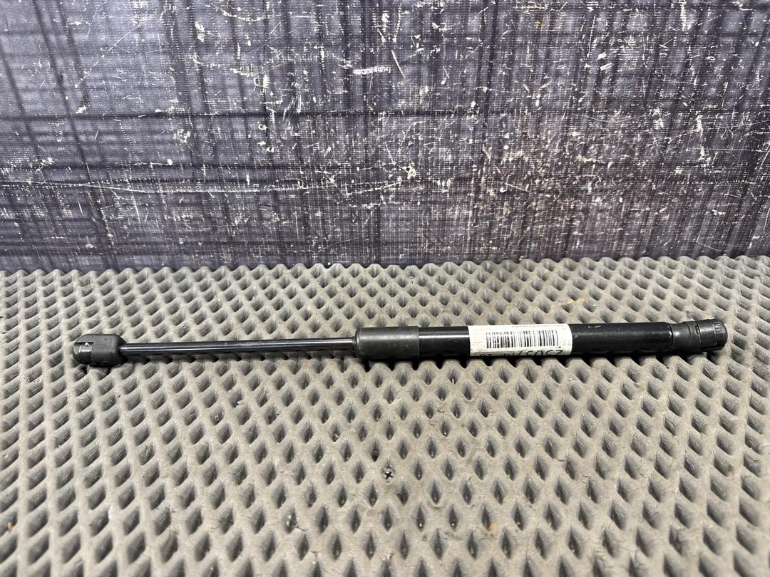 Амортизатор багажника, 350 рублей, Красноярск