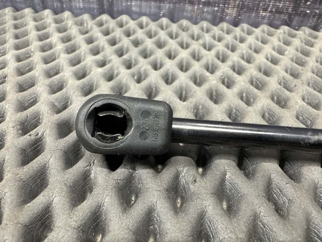 Амортизатор багажника, 350 рублей, Красноярск