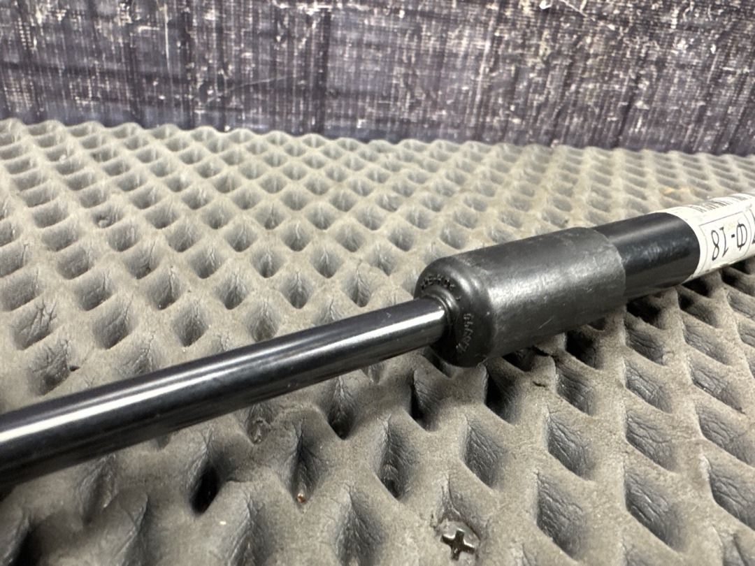 Амортизатор багажника, 350 рублей, Красноярск