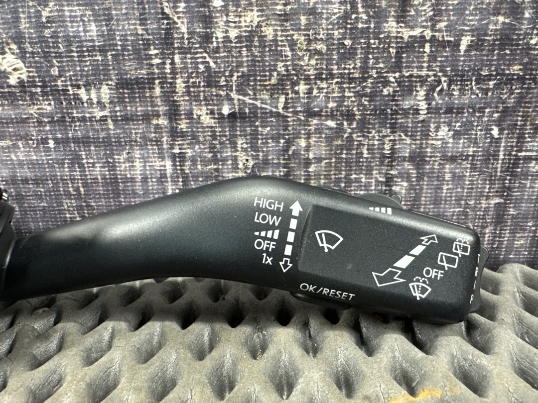 Подрулевой переключатель, 850 рублей, Красноярск