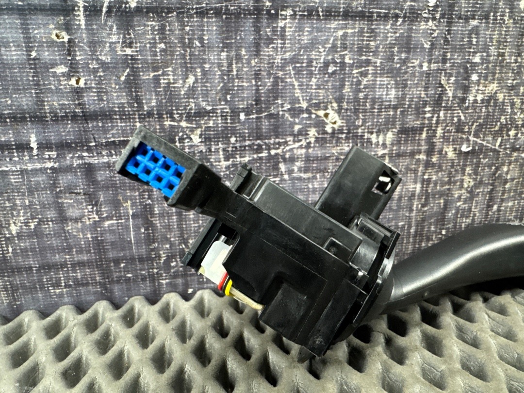 Подрулевой переключатель, 850 рублей, Красноярск