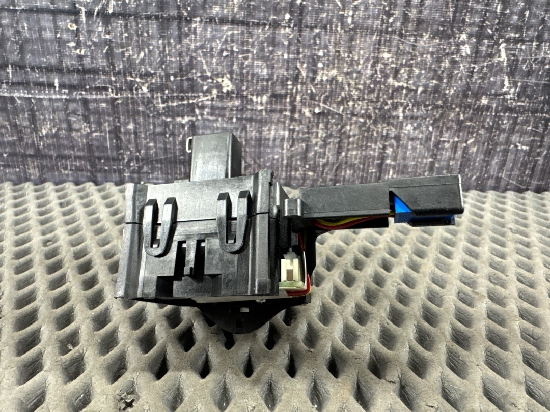 Подрулевой переключатель, 850 рублей, Красноярск