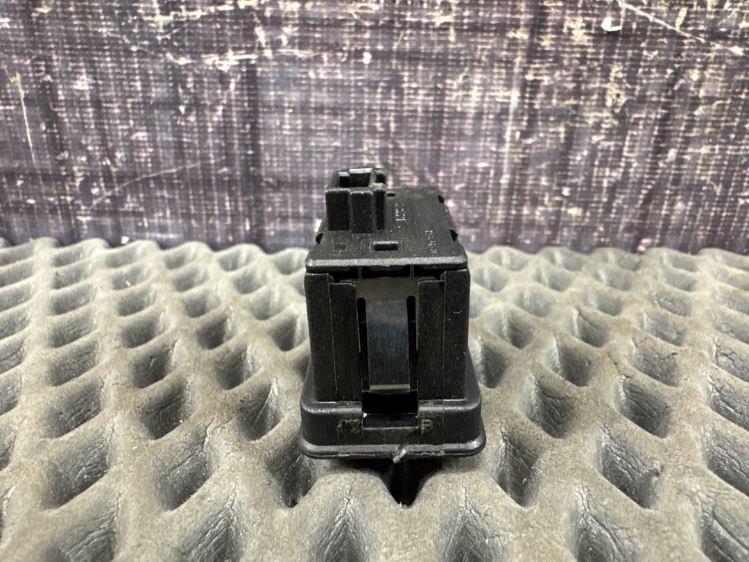 Кнопка стеклоподъемника, 210 рублей, Красноярск