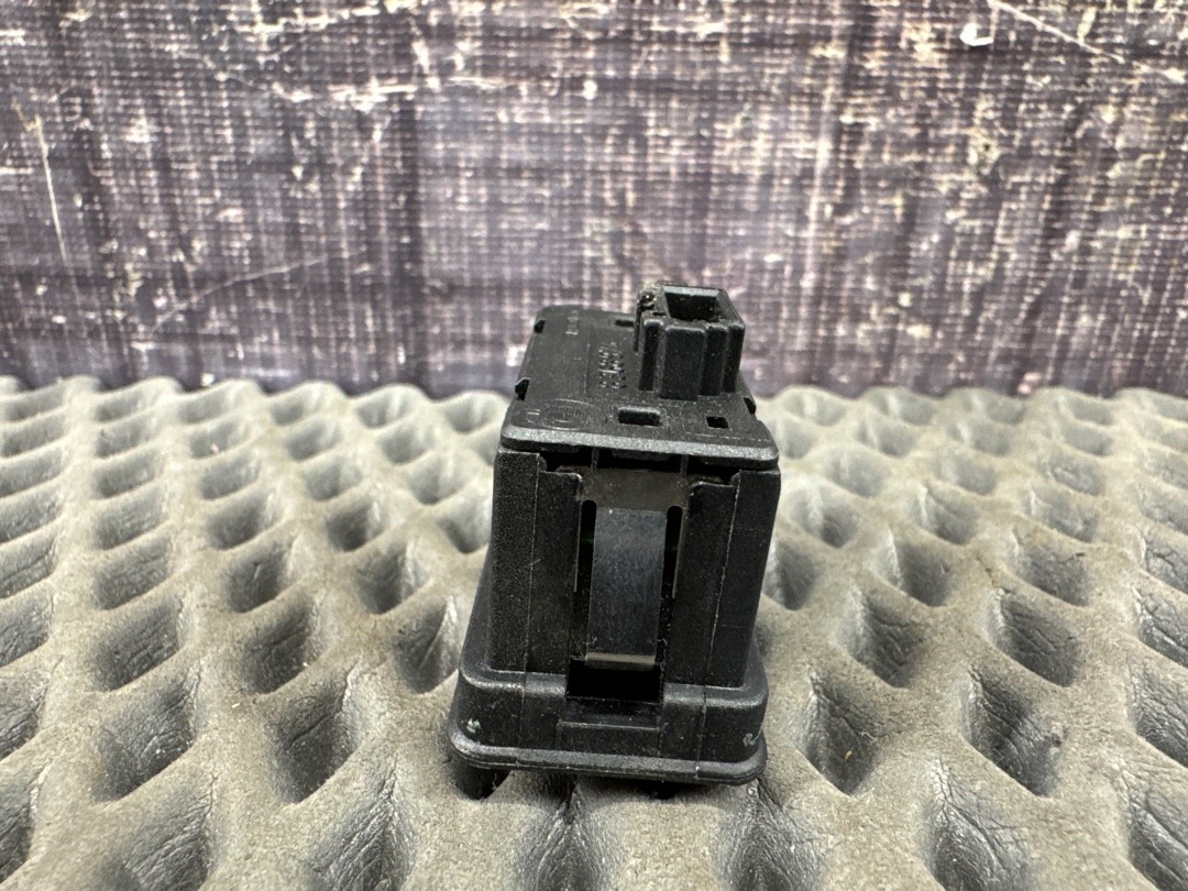 Кнопка стеклоподъемника, 210 рублей, Красноярск