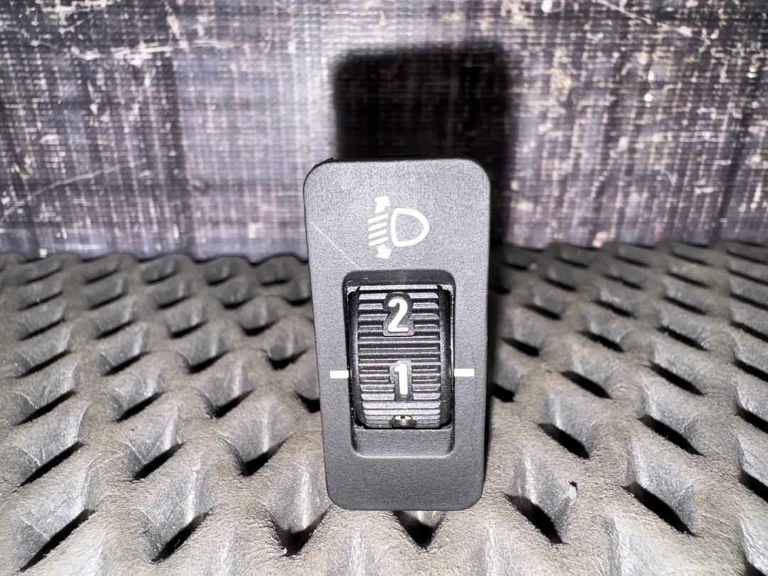 Кнопка корректора фар, 90 рублей, Красноярск