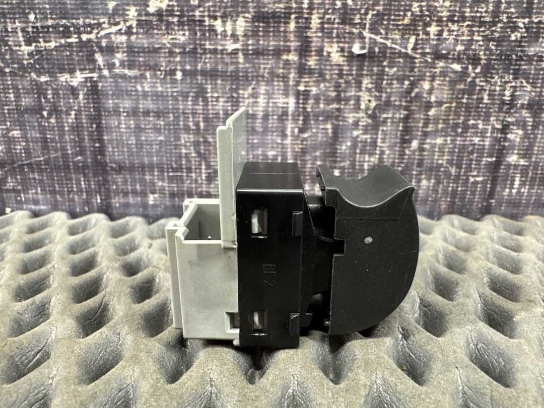 Кнопка стеклоподъемника, 250 рублей, Красноярск