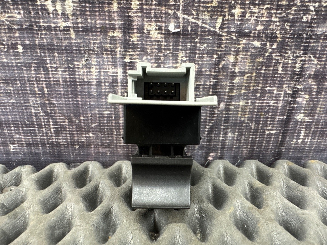 Кнопка стеклоподъемника, 250 рублей, Красноярск