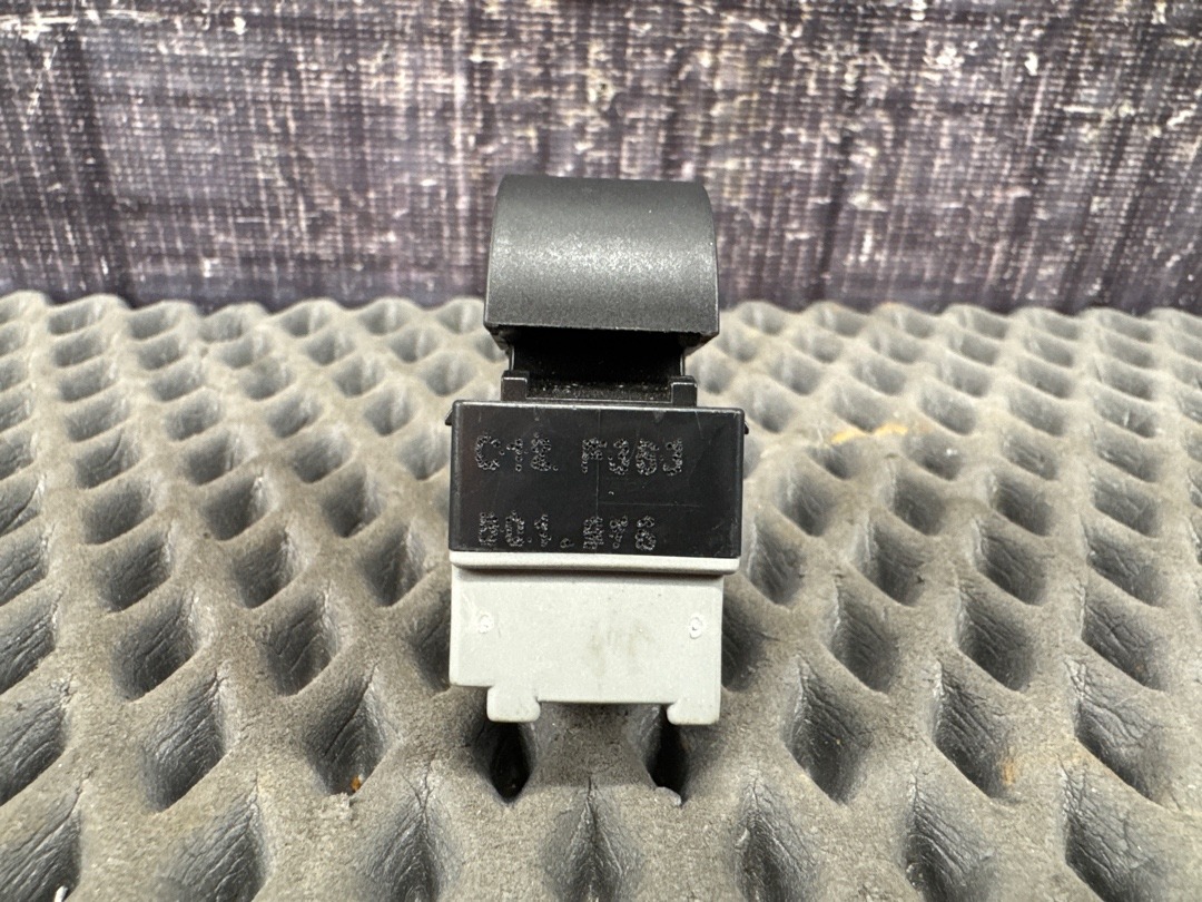 Кнопка стеклоподъемника, 250 рублей, Красноярск