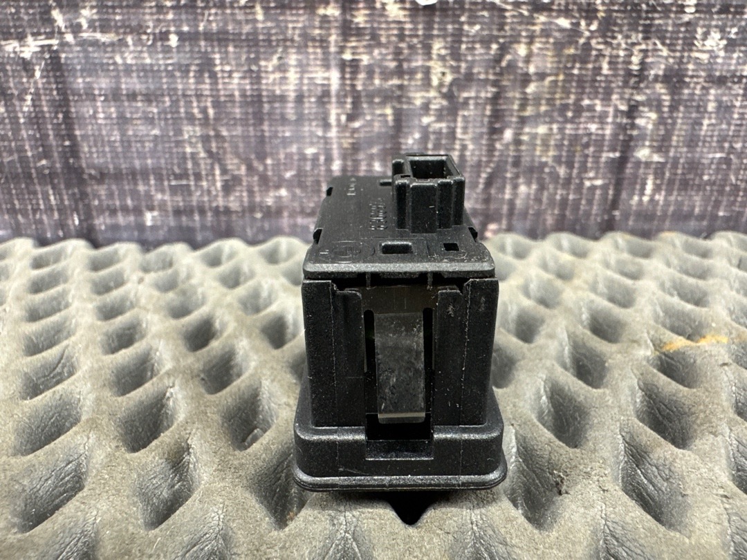 Кнопка стеклоподъемника, 210 рублей, Красноярск