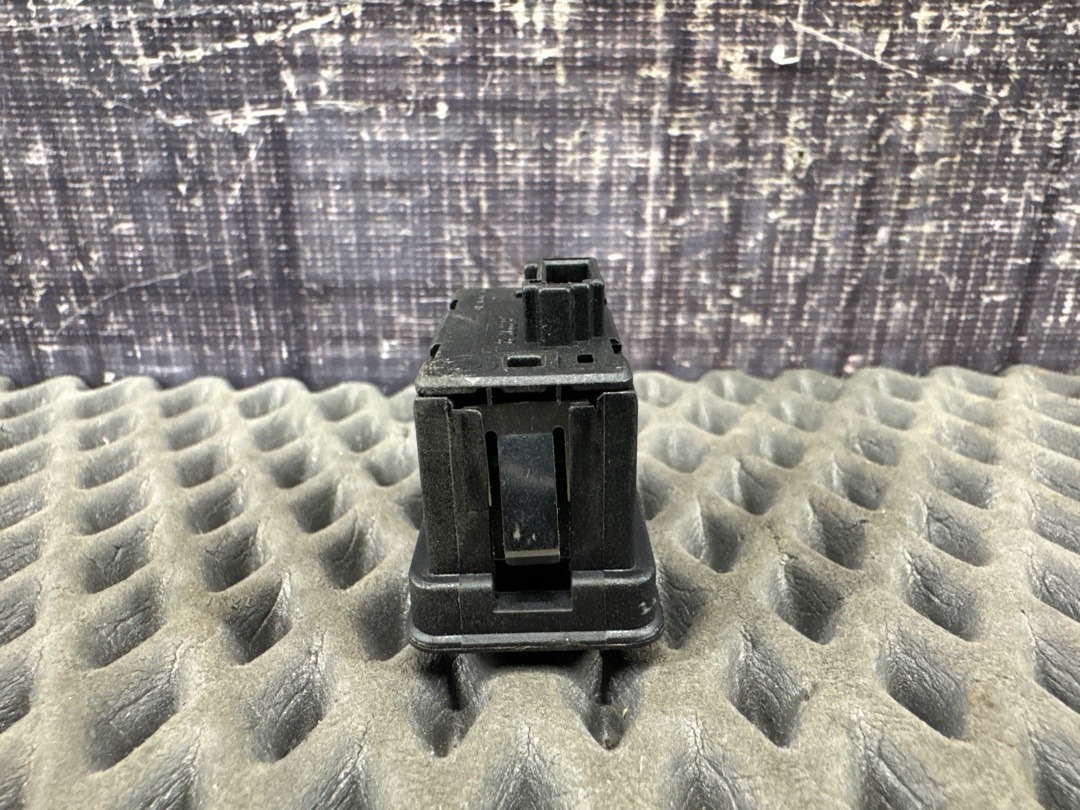 Кнопка стеклоподъемника, 210 рублей, Красноярск