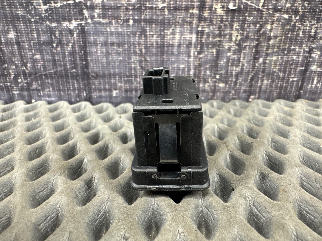 Кнопка стеклоподъемника, 210 рублей, Красноярск