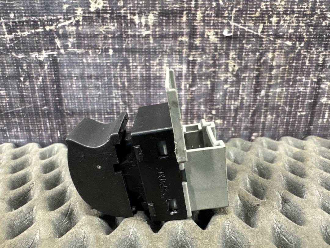 Кнопка стеклоподъемника, 250 рублей, Красноярск