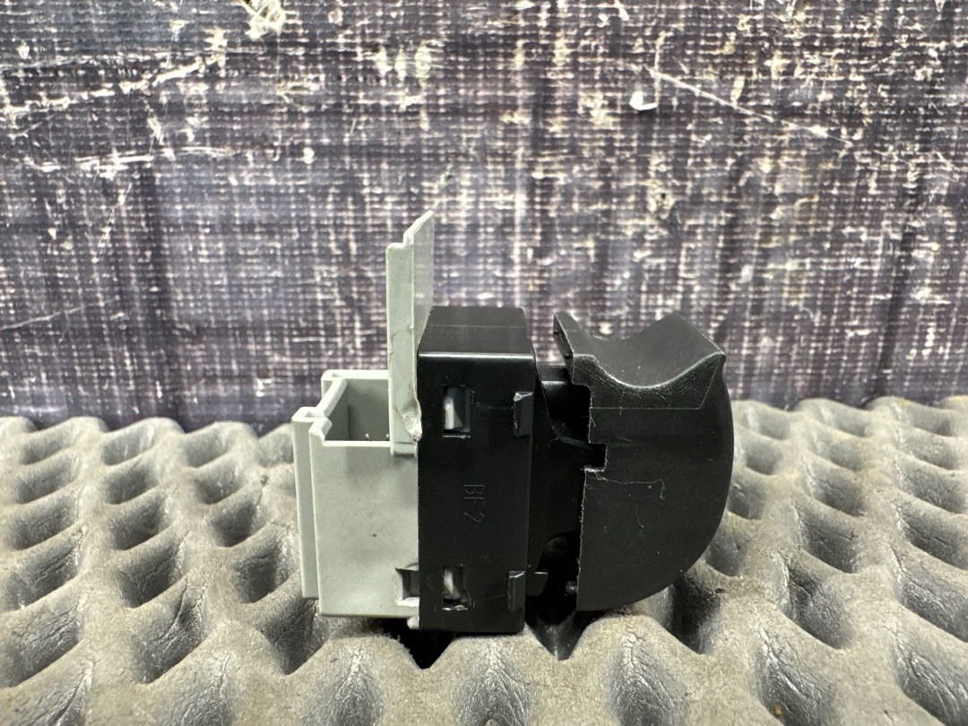 Кнопка стеклоподъемника, 250 рублей, Красноярск